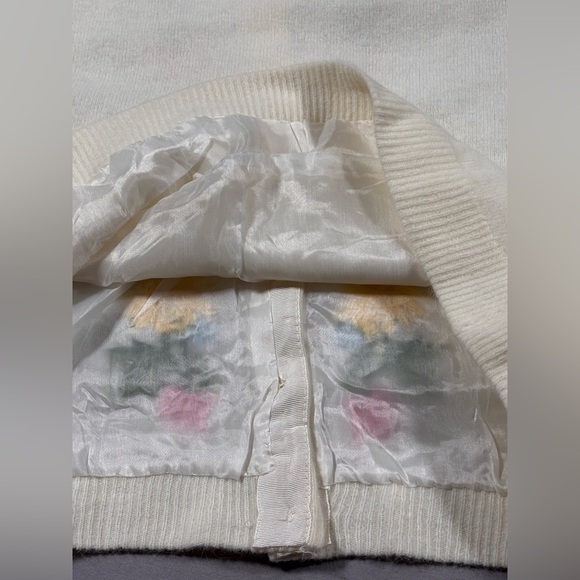 Cream Wool Embroidered 50’s style Cardigan New Oldstock Satin Lining Small? - Picture 10 of 12